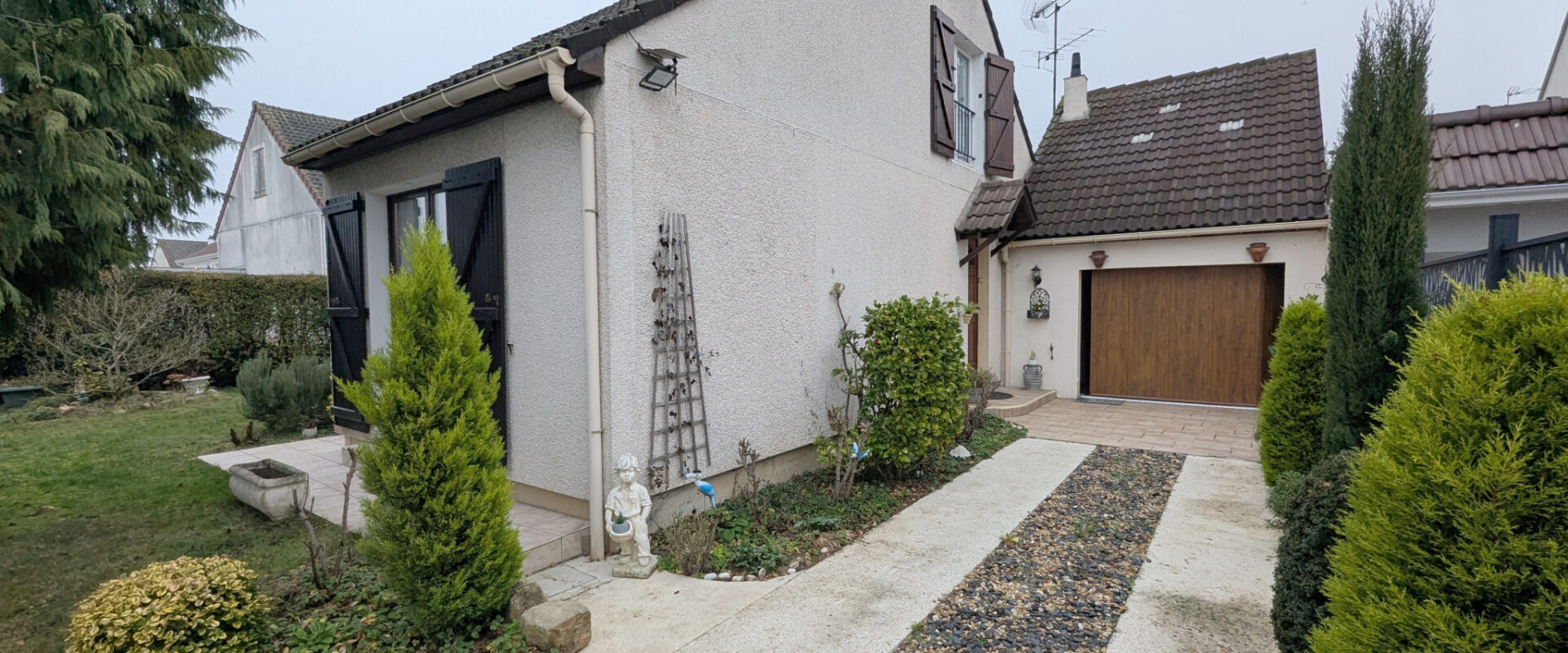 Dans un quartier résidentiel paisible de NANGIS