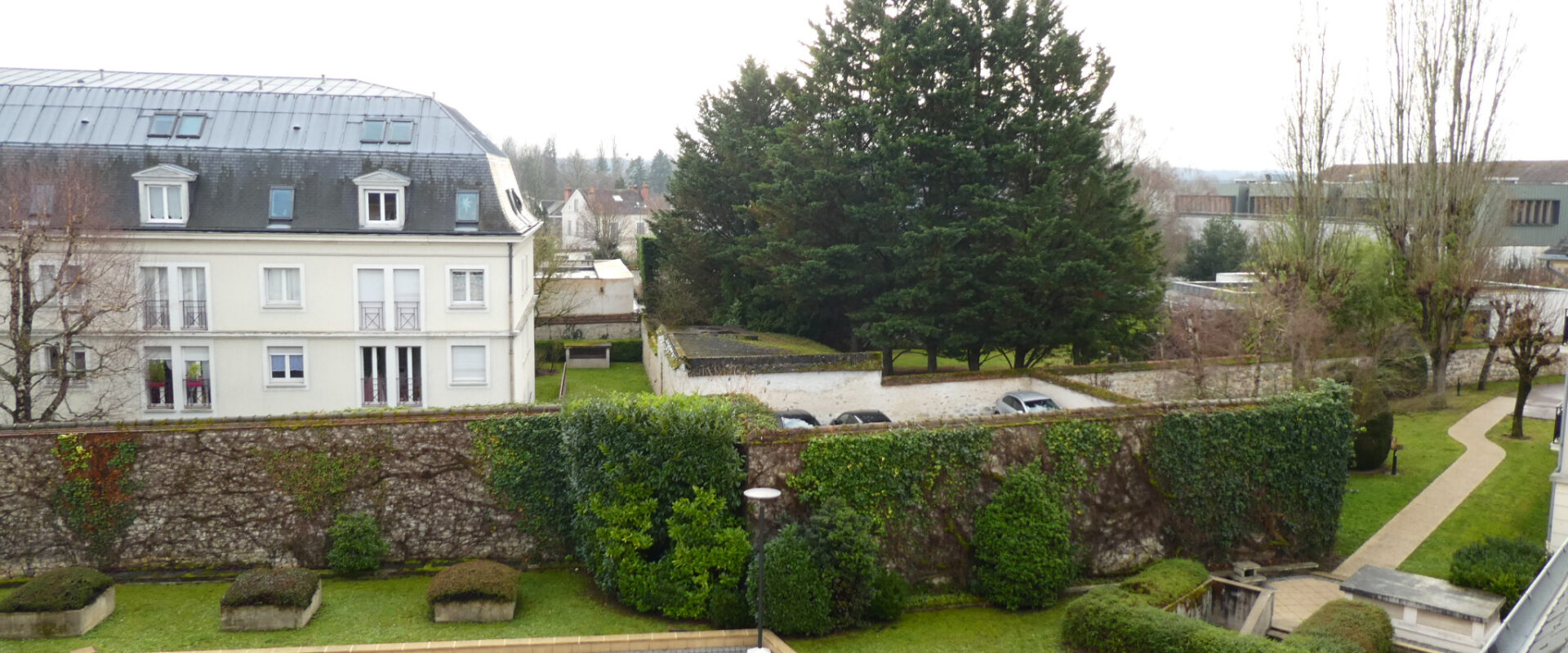 APPARTEMENT 2 PIÈCES en résidence, avec garage