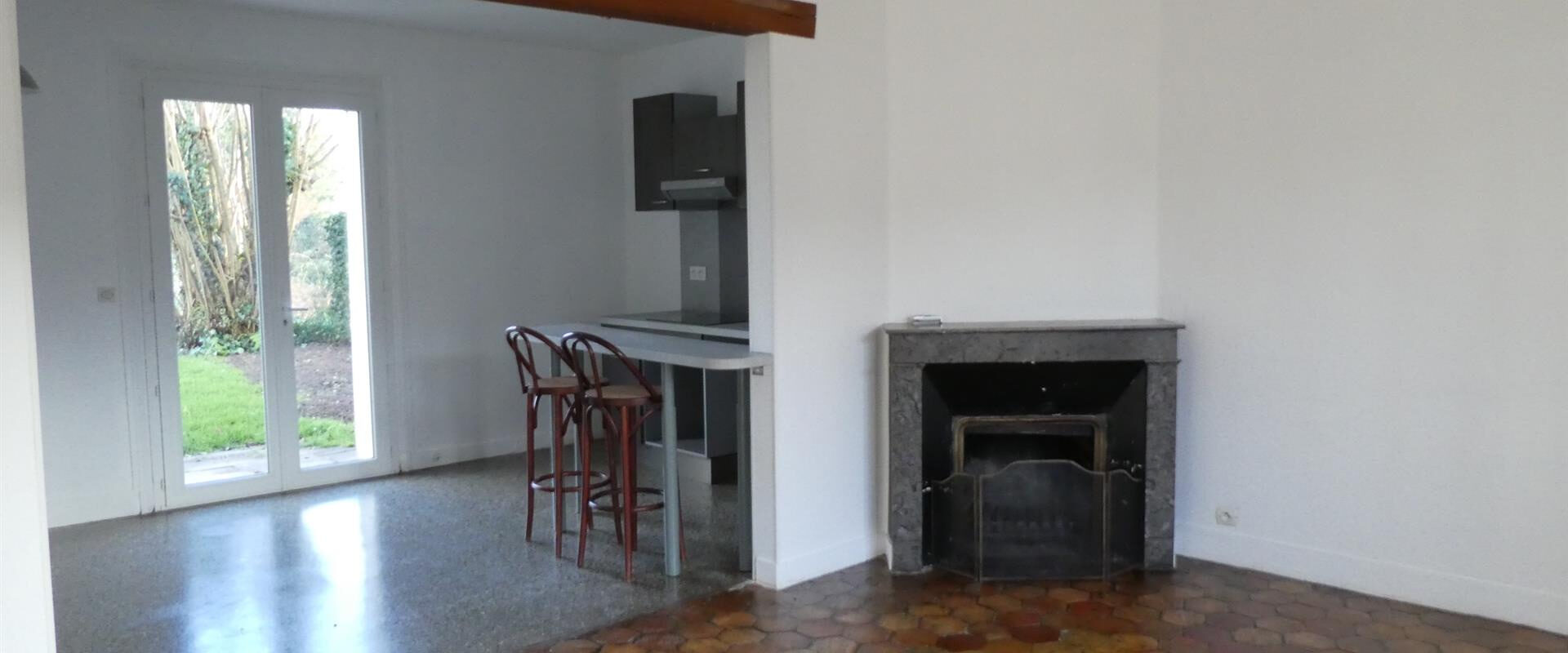 MAISON DE CARACTERE 5 PIÈCES AVEC JARDIN