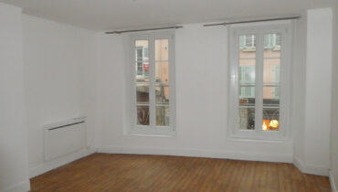 APPARTEMENT 2 PIÈCES 37 m2 à Fontainebleau