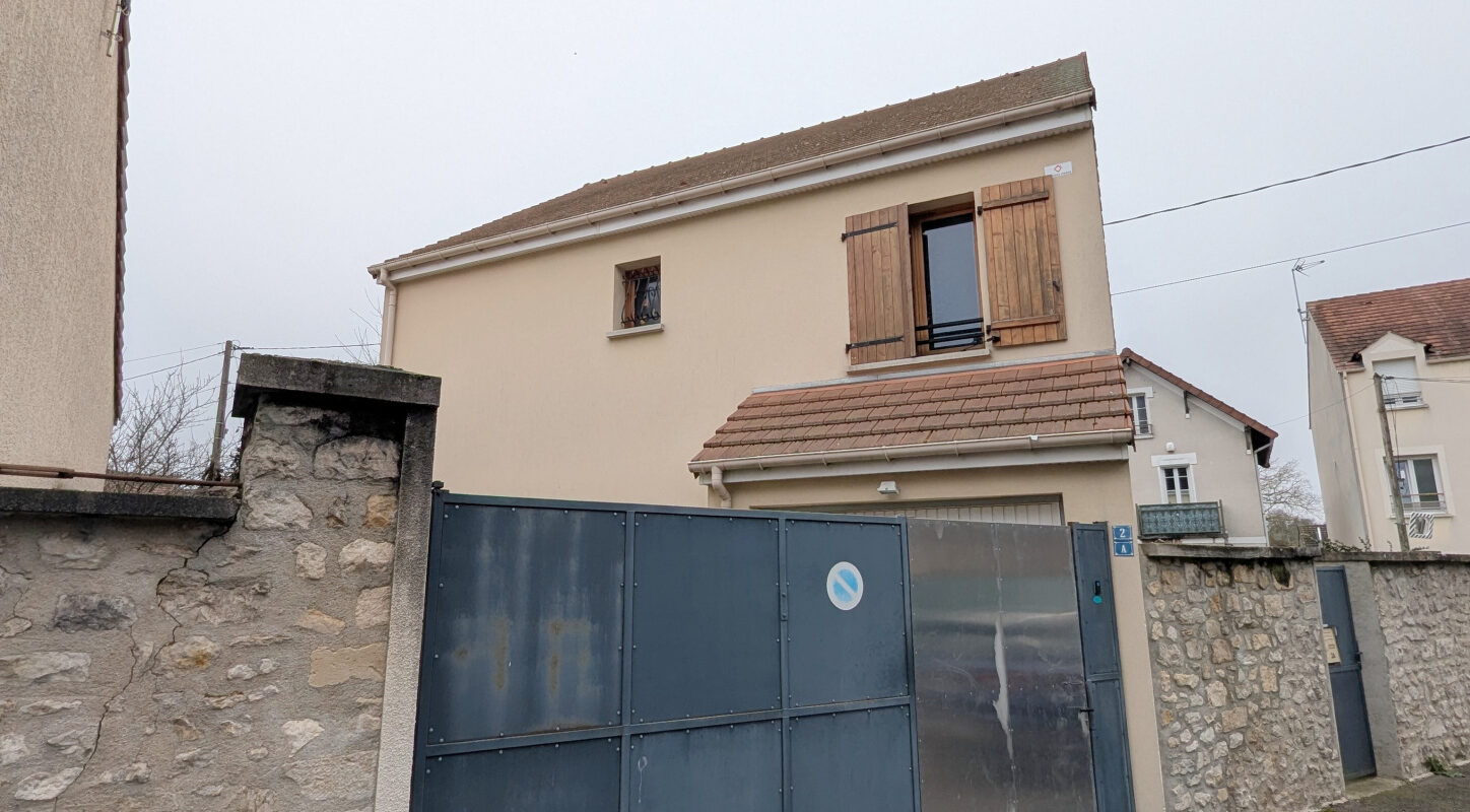 VENDU LOUÉ. Maison de 5 pièces et 106 m2 env., construction 2006 !