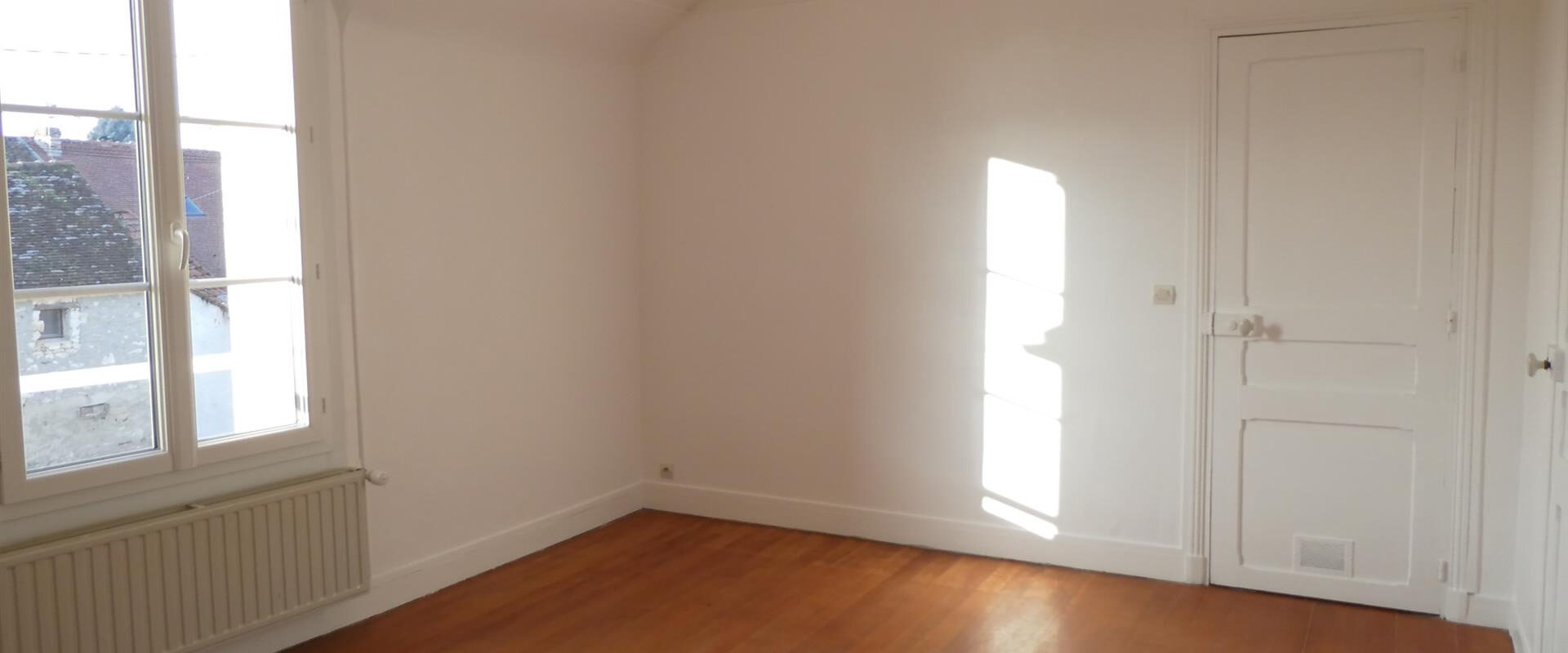 MAISON DE CARACTERE 5 PIÈCES AVEC JARDIN