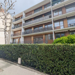 En hypercentre, appartement 4 pièces, 90 m2 env. avec garage en sous-sol.