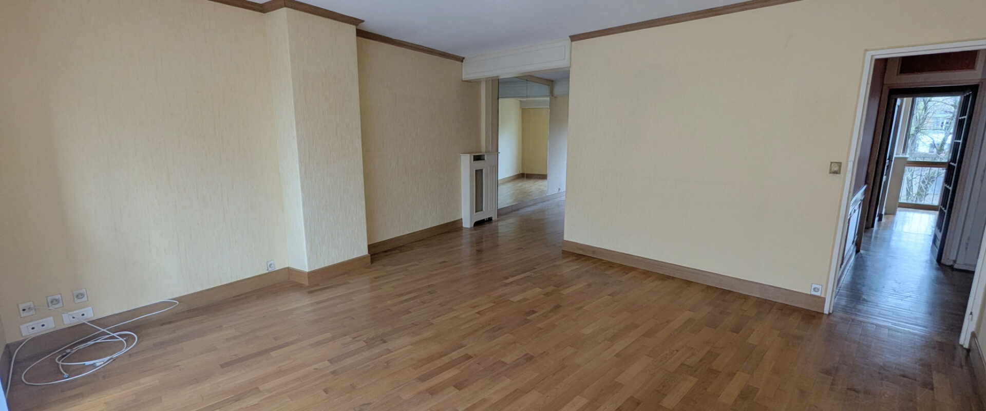 En hypercentre, appartement 4 pièces, 90 m2 env. avec garage en sous-sol.