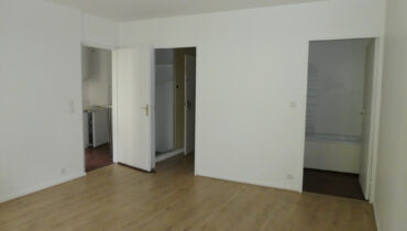 VENDU LOUÉ, STUDIO 31 m2 en résidence, avec jardinet et parking