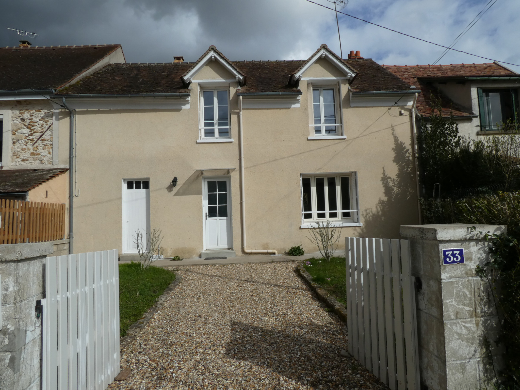 MAISON DE CARACTERE 5 PIÈCES AVEC JARDIN