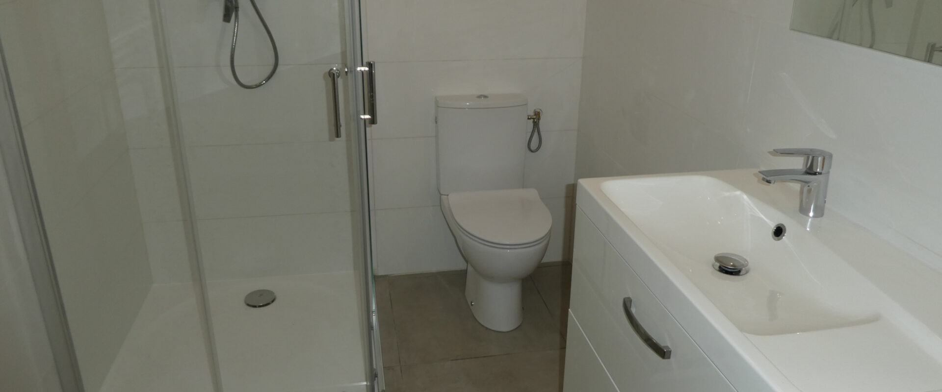 STUDIO NEUF AVEC MEZZANINE