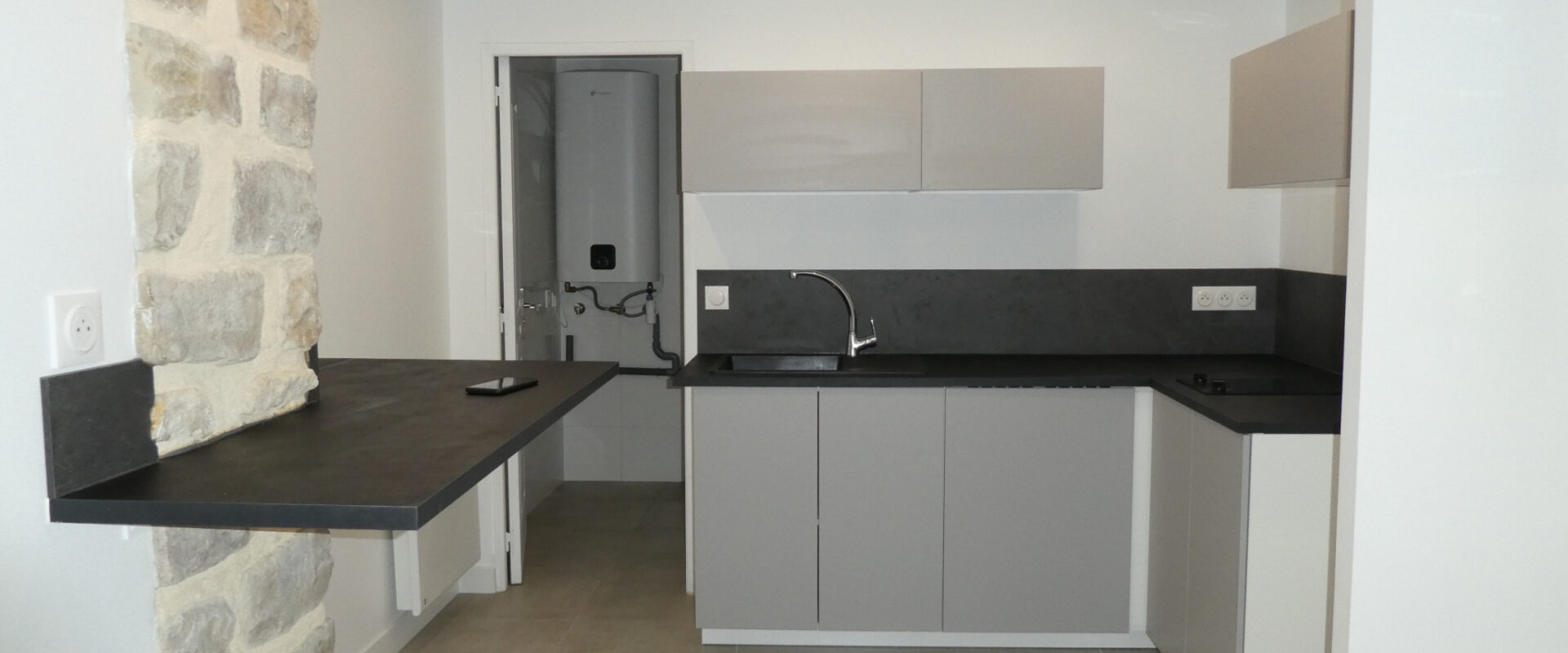 STUDIO NEUF AVEC MEZZANINE