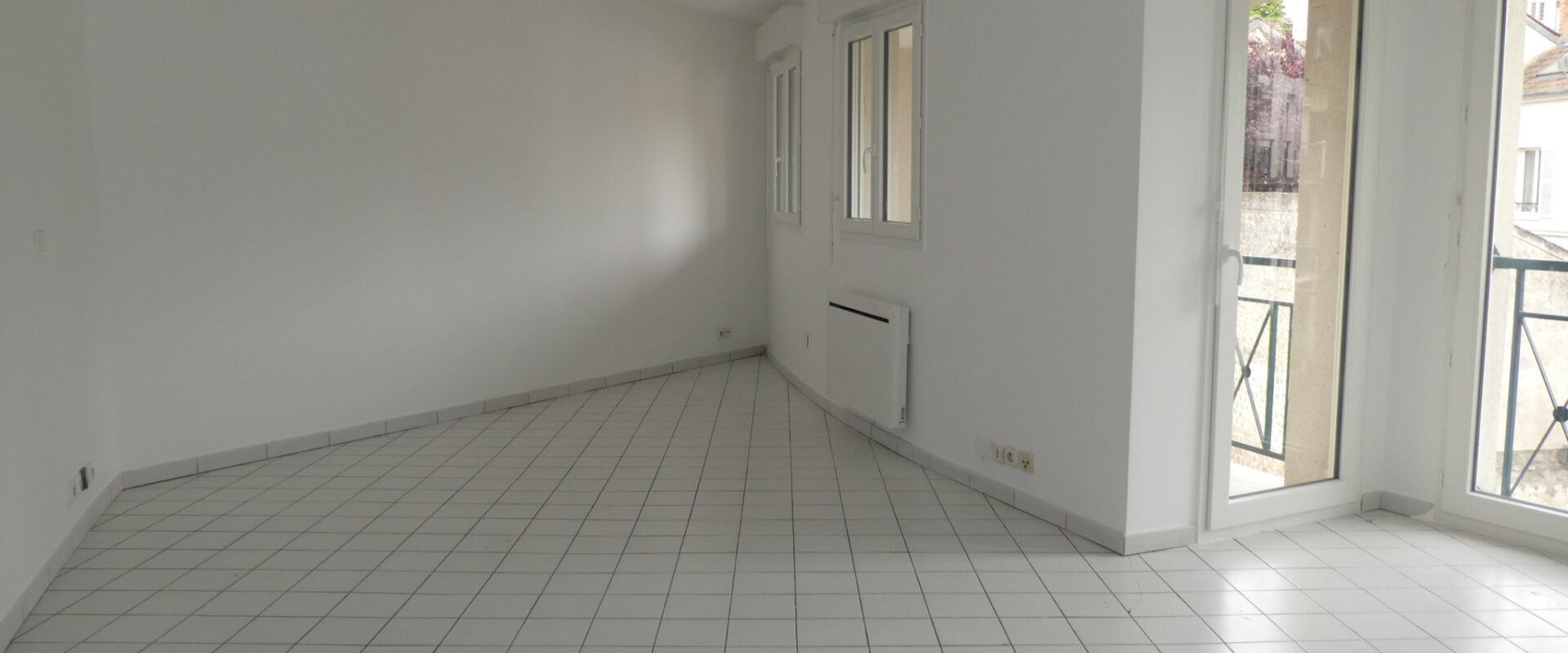 Grand studio vendu occupé en résidence