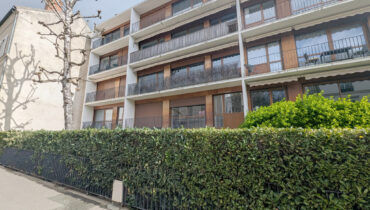 En hypercentre, appartement 4 pièces avec garage en sous-sol.