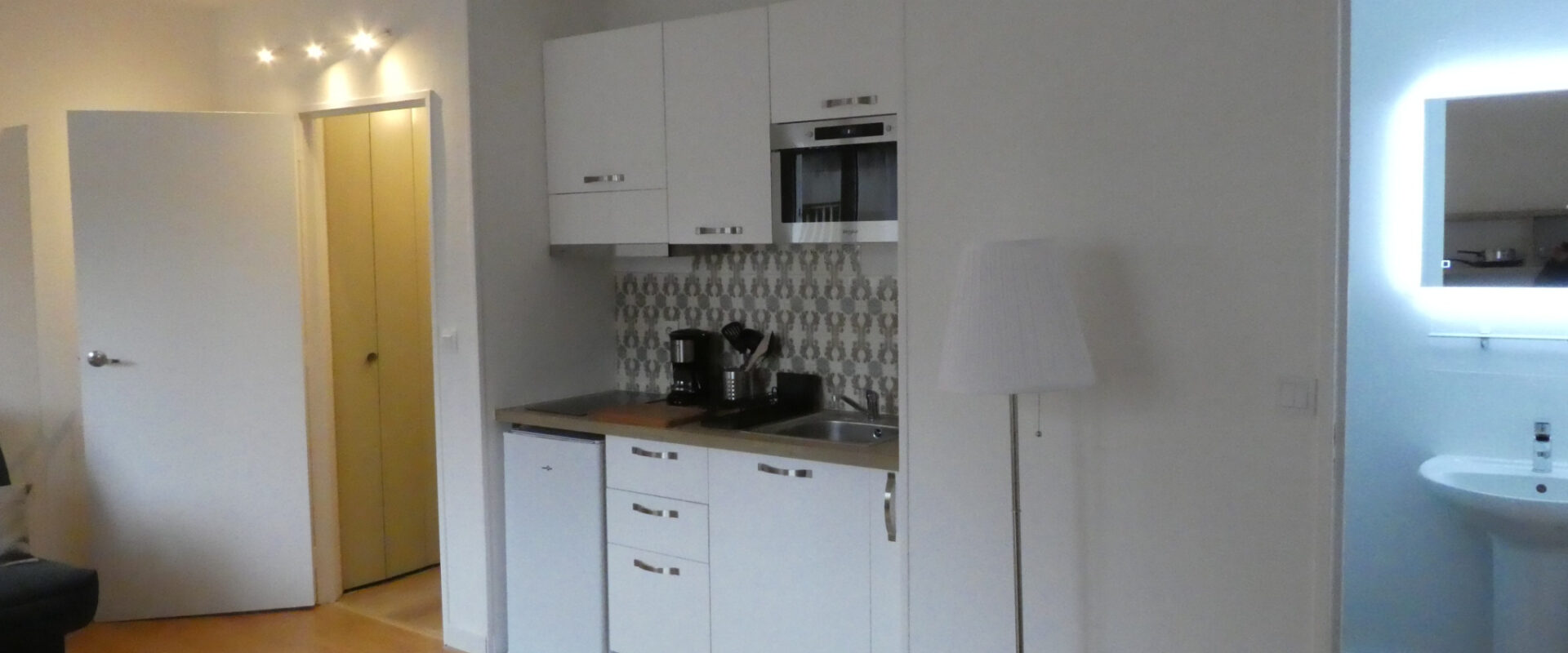 STUDIO MEUBLÉ EN RÉSIDENCE