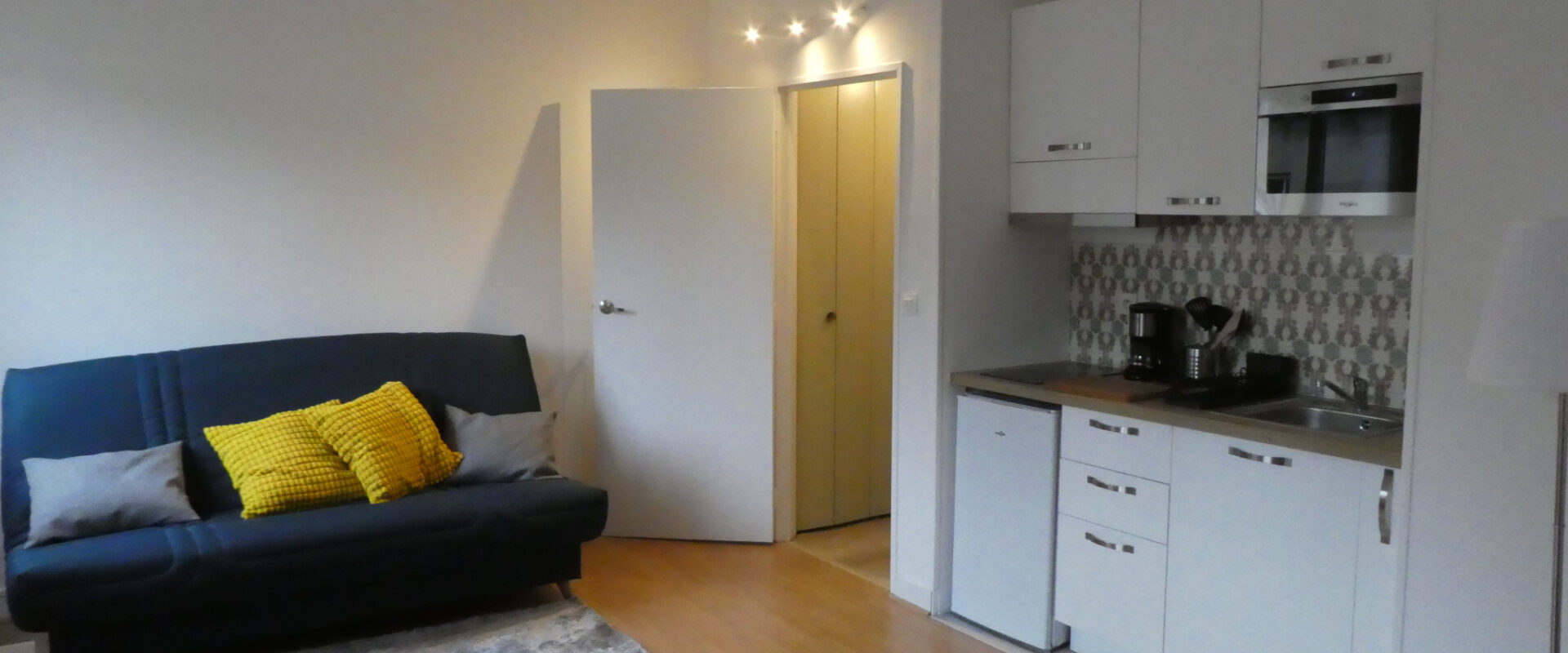 STUDIO MEUBLÉ EN RÉSIDENCE