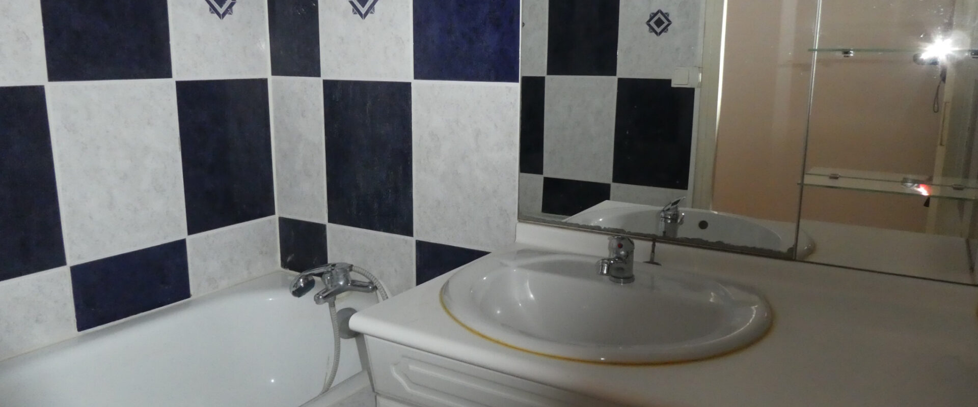 VENDU LOUÉ ! Pour investisseur, appartement 4 pièces et 64 m2.