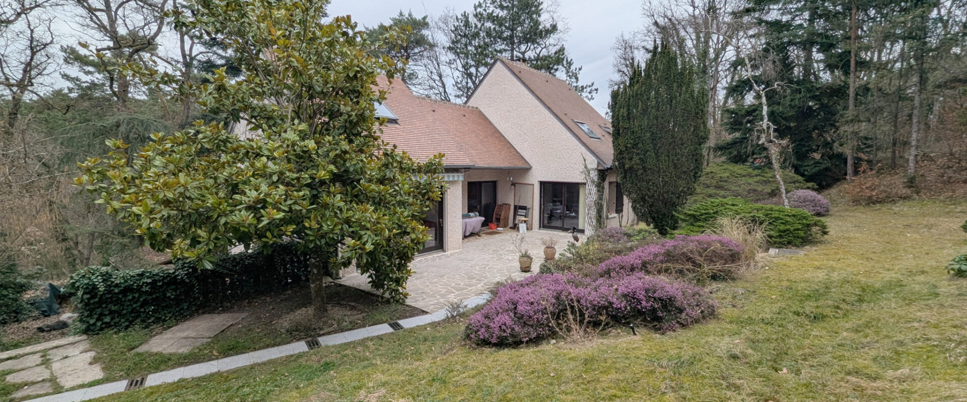 Pour les amoureux de nature en lisière de forêt.