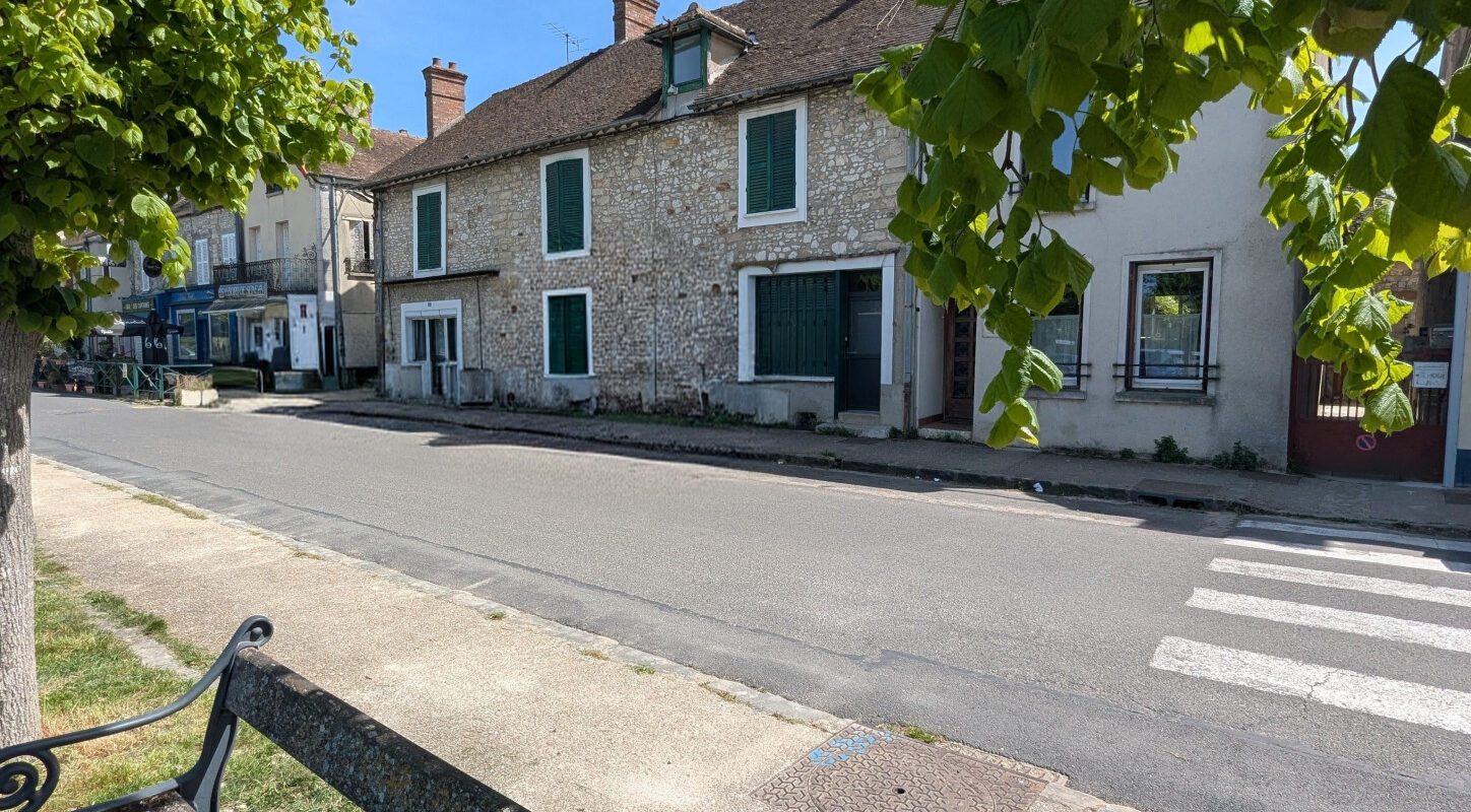 Pour investisseur, immeuble de 5 logements + jardin