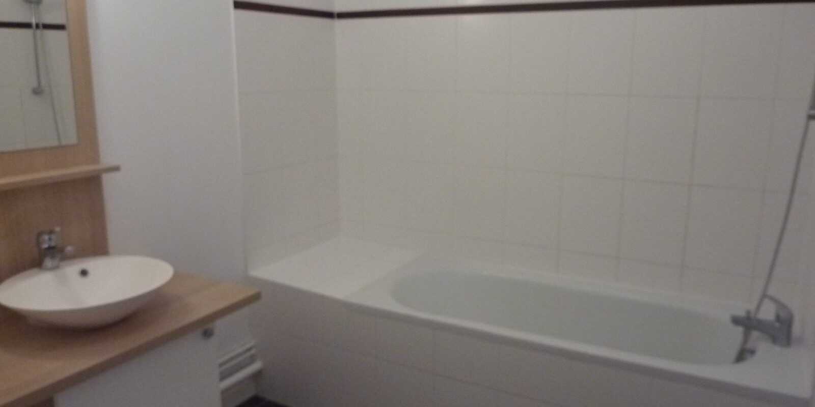 APPARTEMENT 3 PIÈCES 77 m2 avec parking
