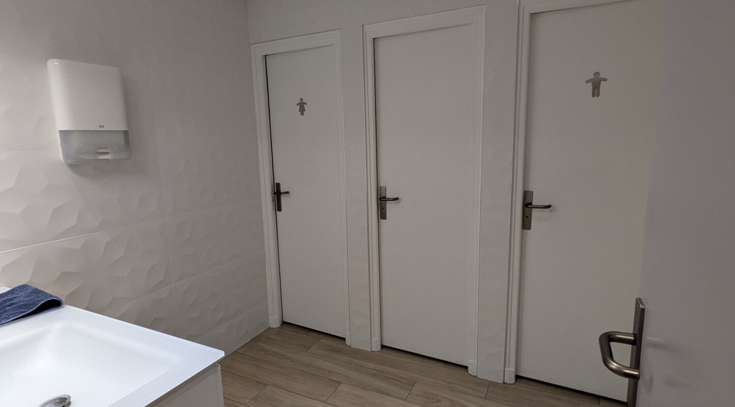 BUREAUX VENDU VIDE