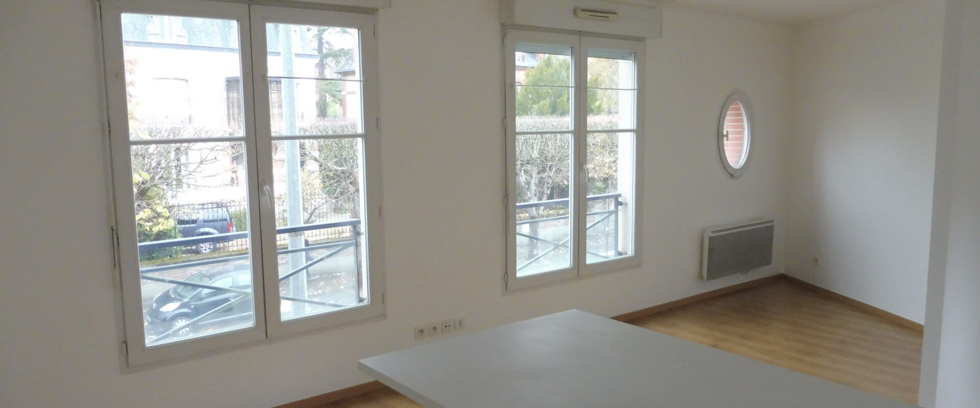 studio 34 m2 en résidence avec cave et parking