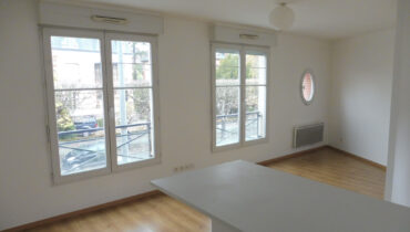 studio 34 m2 en résidence avec cave et parking