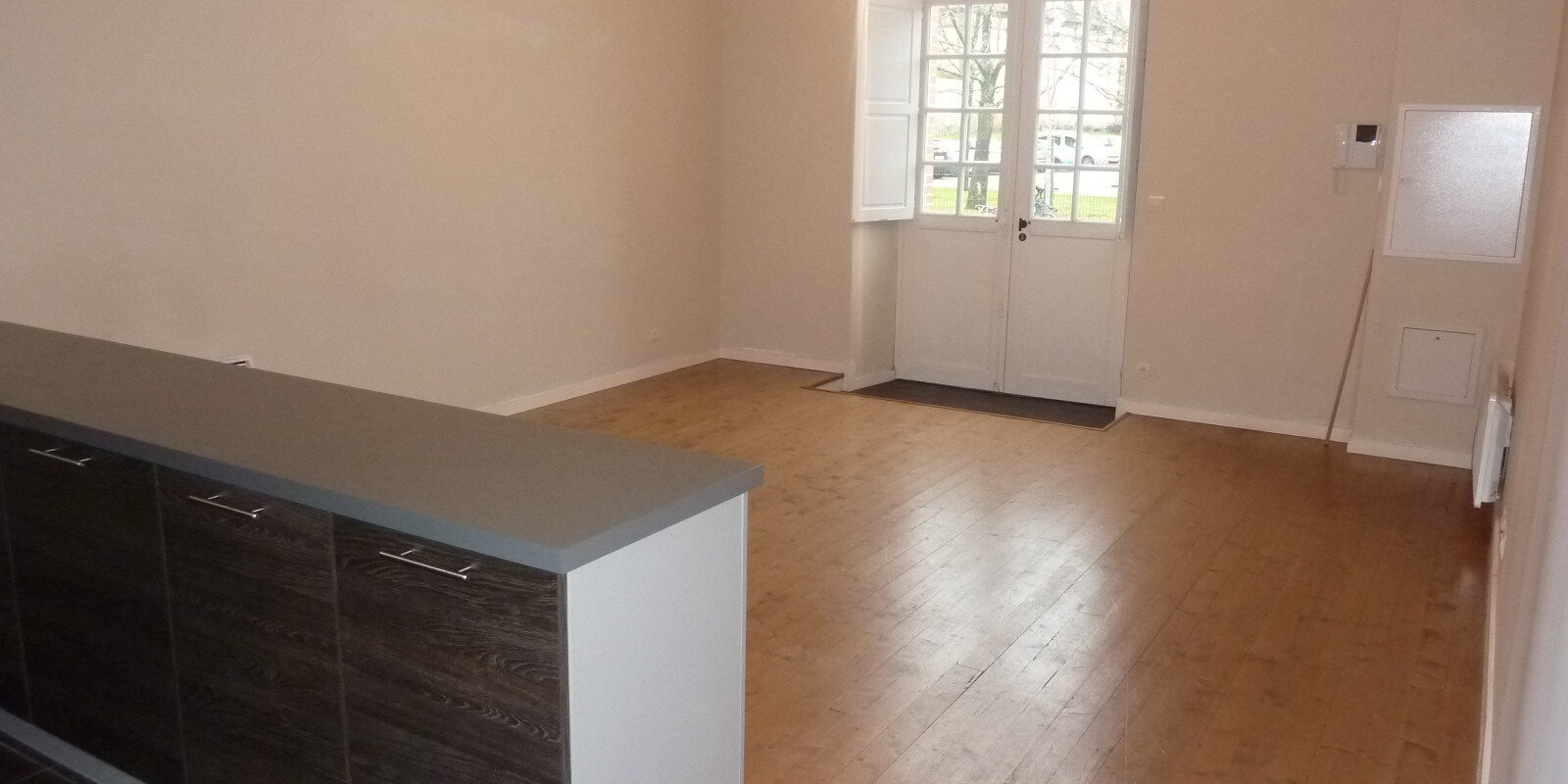 APPARTEMENT 3 PIÈCES 77 m2 avec parking