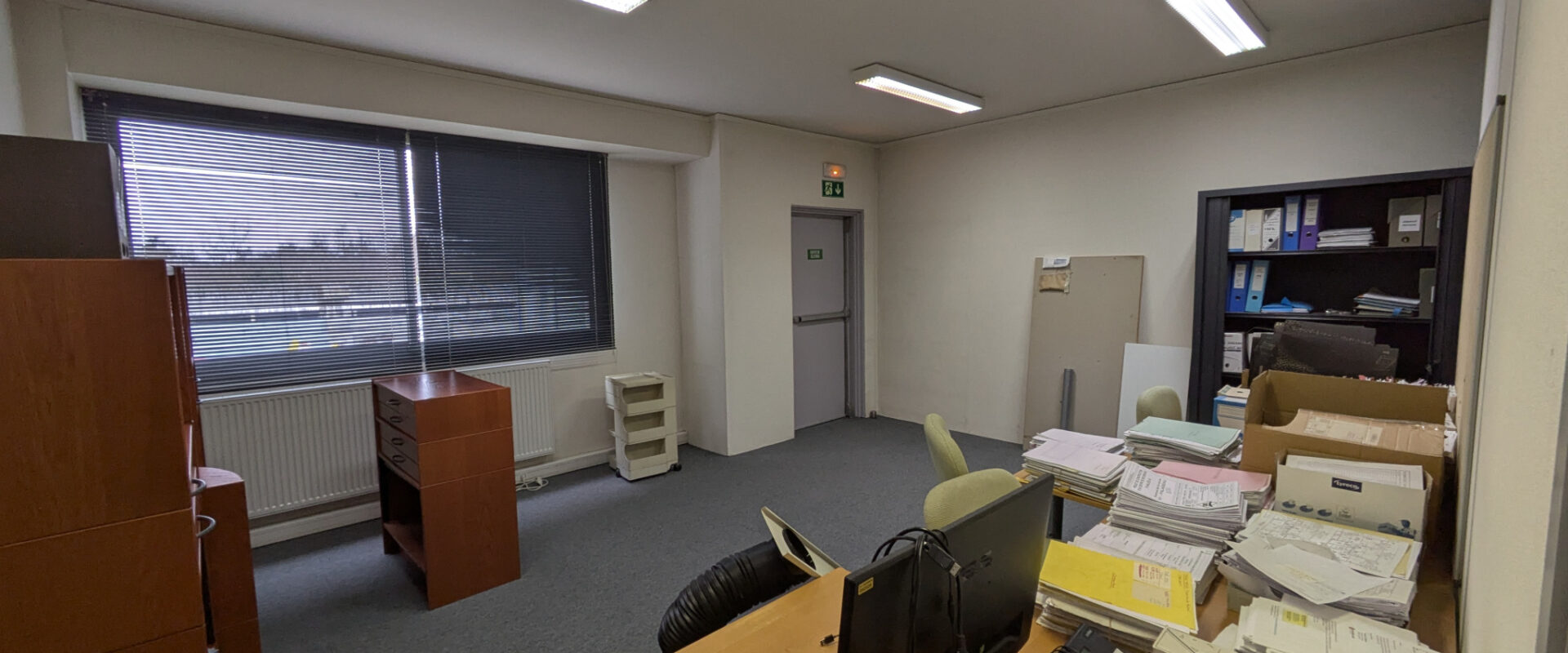 BUREAUX VENDU VIDE