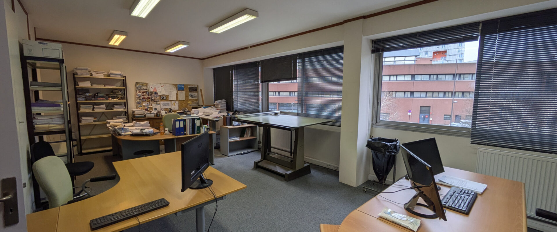 BUREAUX VENDU VIDE