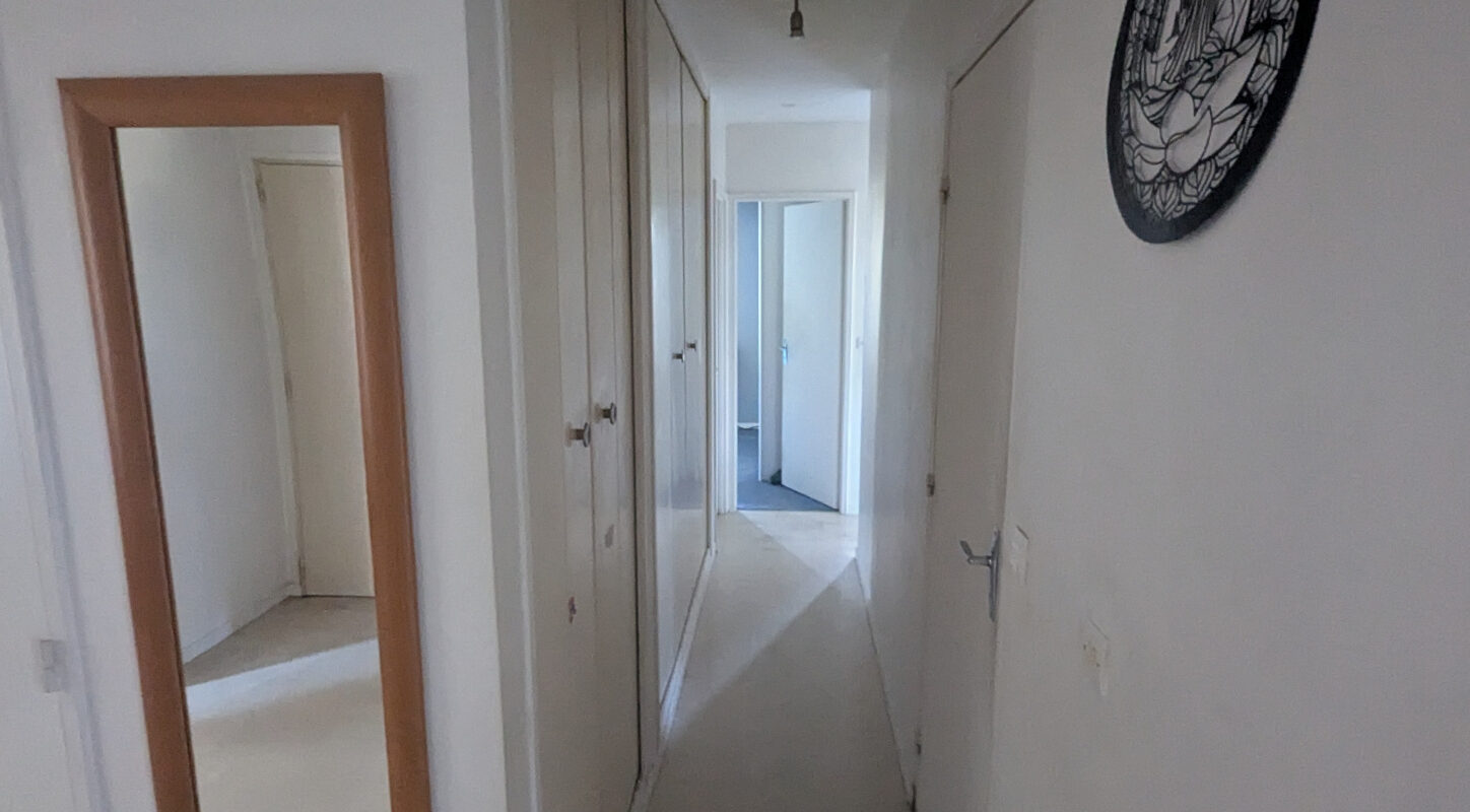Appartement 5 pièces, 100m2 env. Résidence des Guettes.