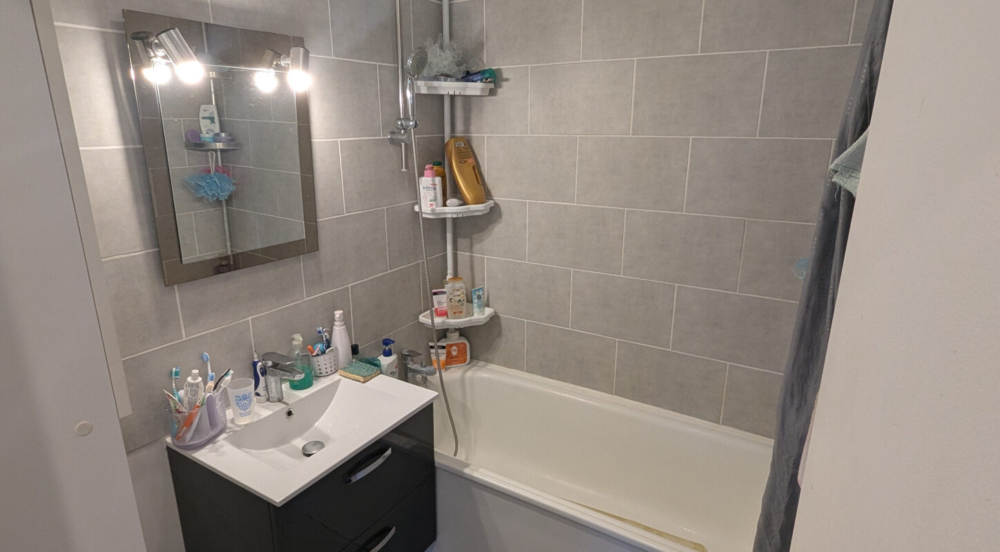Appartement 5 pièces, 100m2 env. Résidence des Guettes.