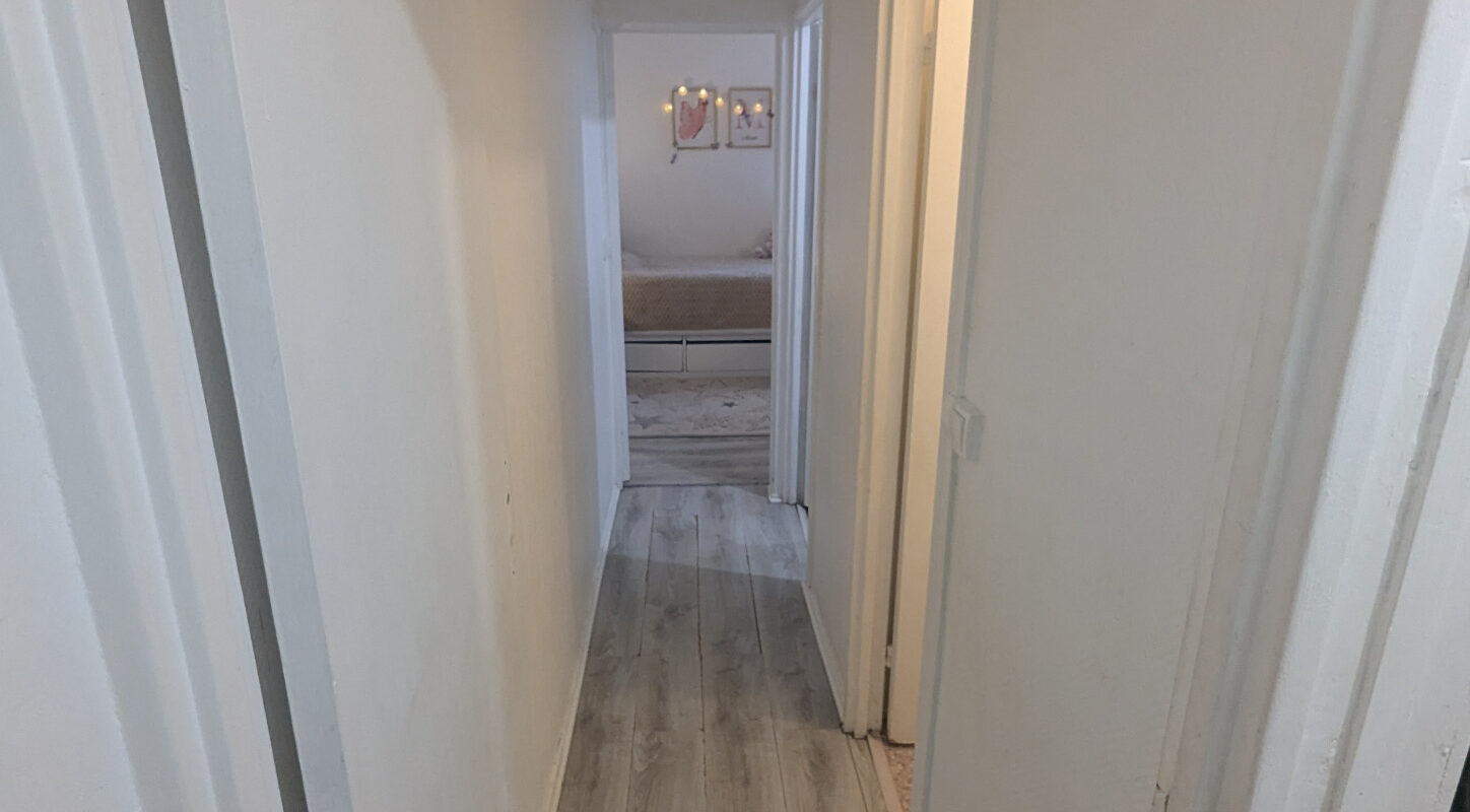 Appartement 4 pièces avec parking, pour investisseur.