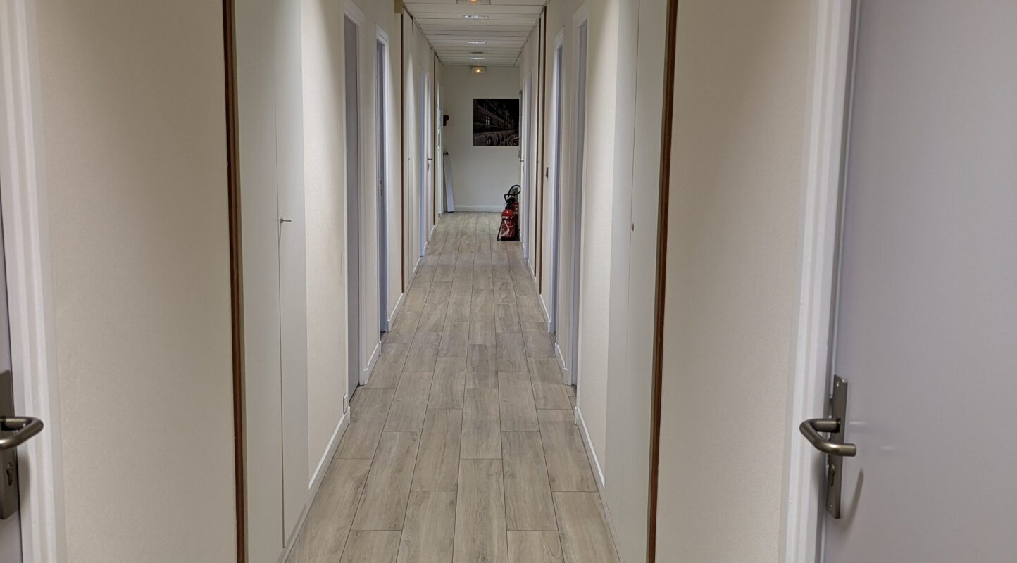 BUREAUX VENDU VIDE