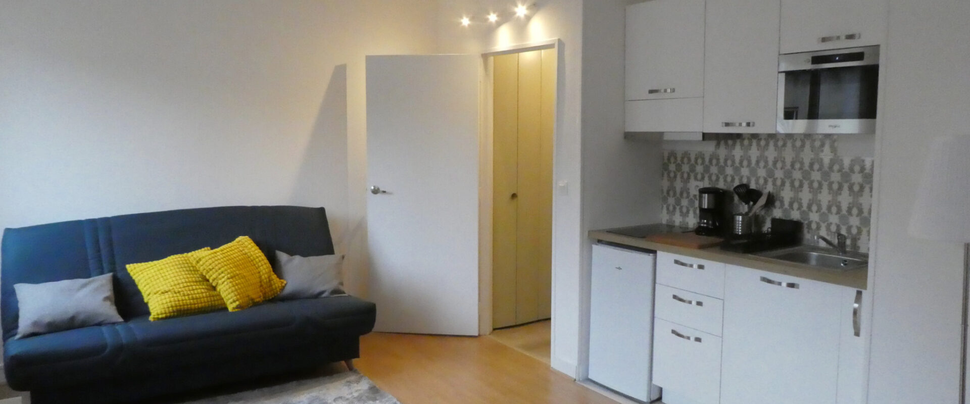STUDIO MEUBLÉ EN RÉSIDENCE