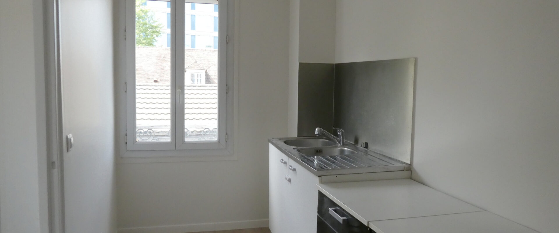 APPARTEMENT 2 PIÈCES EN CENTRE-VILLE