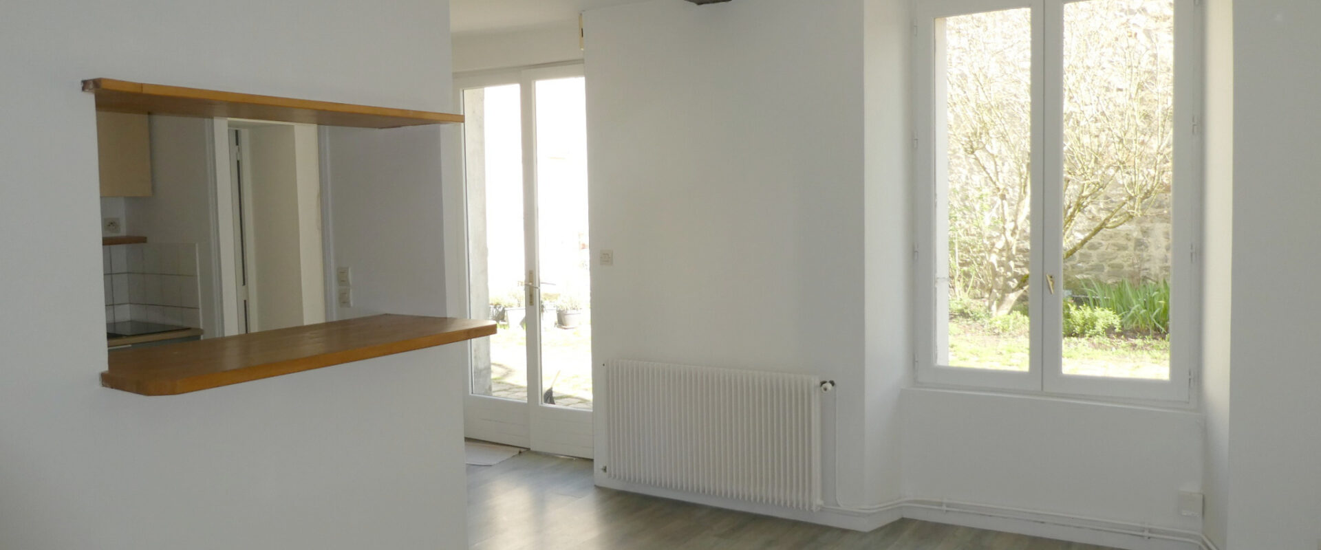 APPARTEMENT 2 PIÈCES 34 m2 avec stationnement