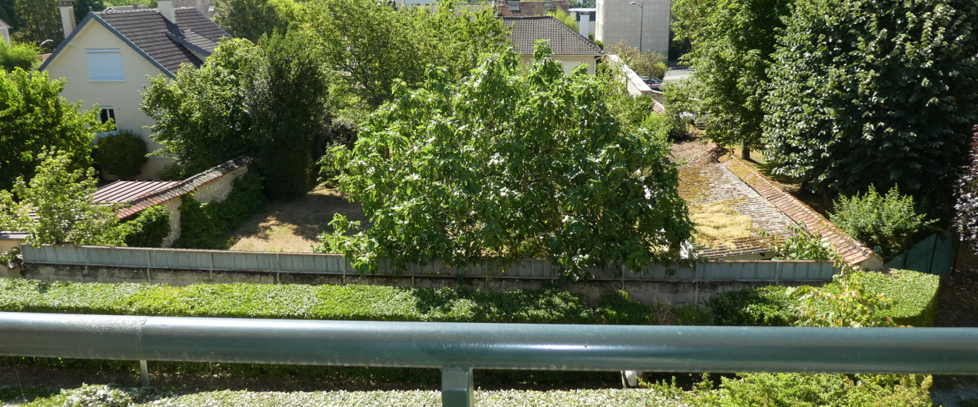 Appartement 4 pièces en résidence, avec parkings