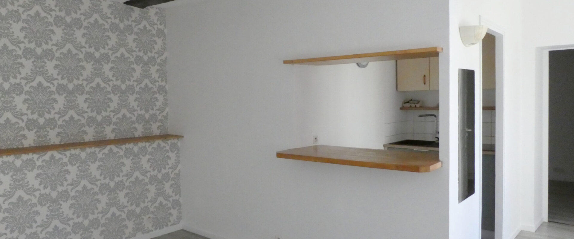 APPARTEMENT 2 PIÈCES 34 m2 avec stationnement