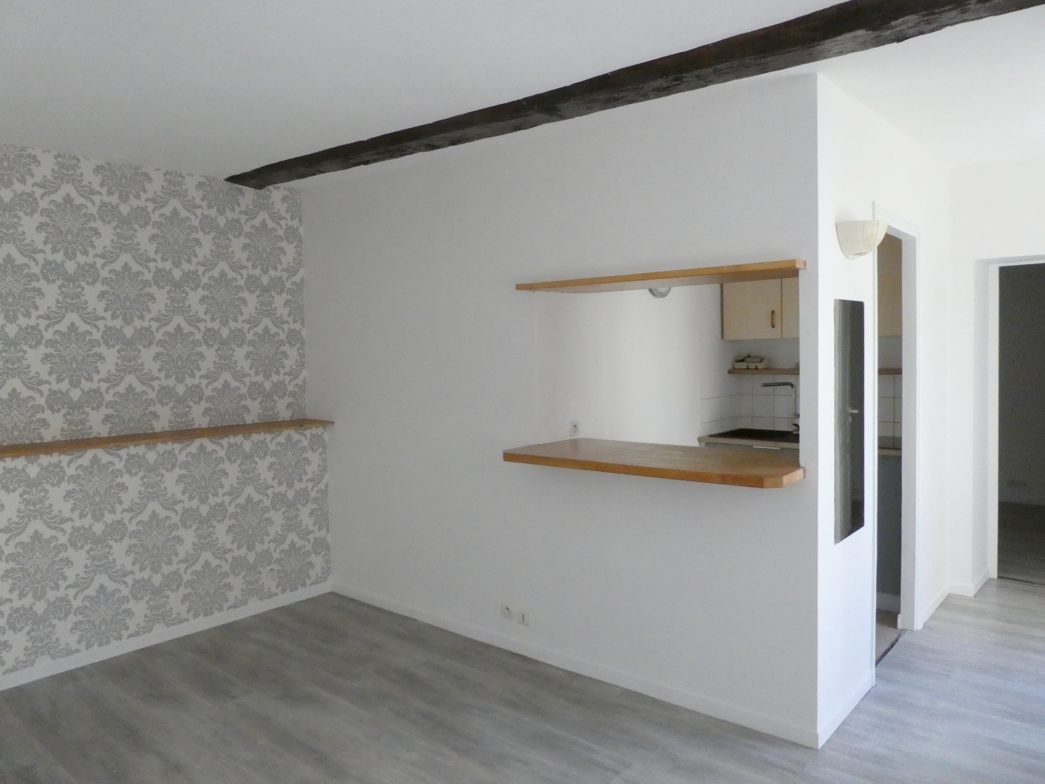 APPARTEMENT 2 PIÈCES 34 m2 avec stationnement