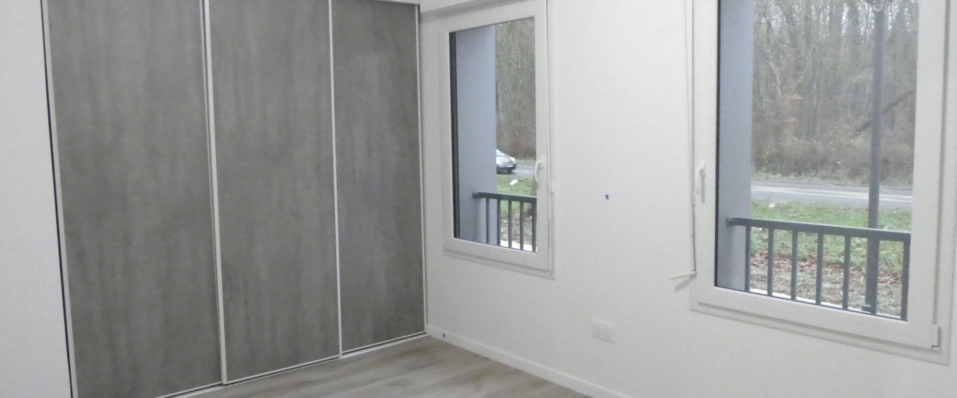 APPARTEMENT 2 PIÈCES NEUF AVEC TERRASSE ET PARKING