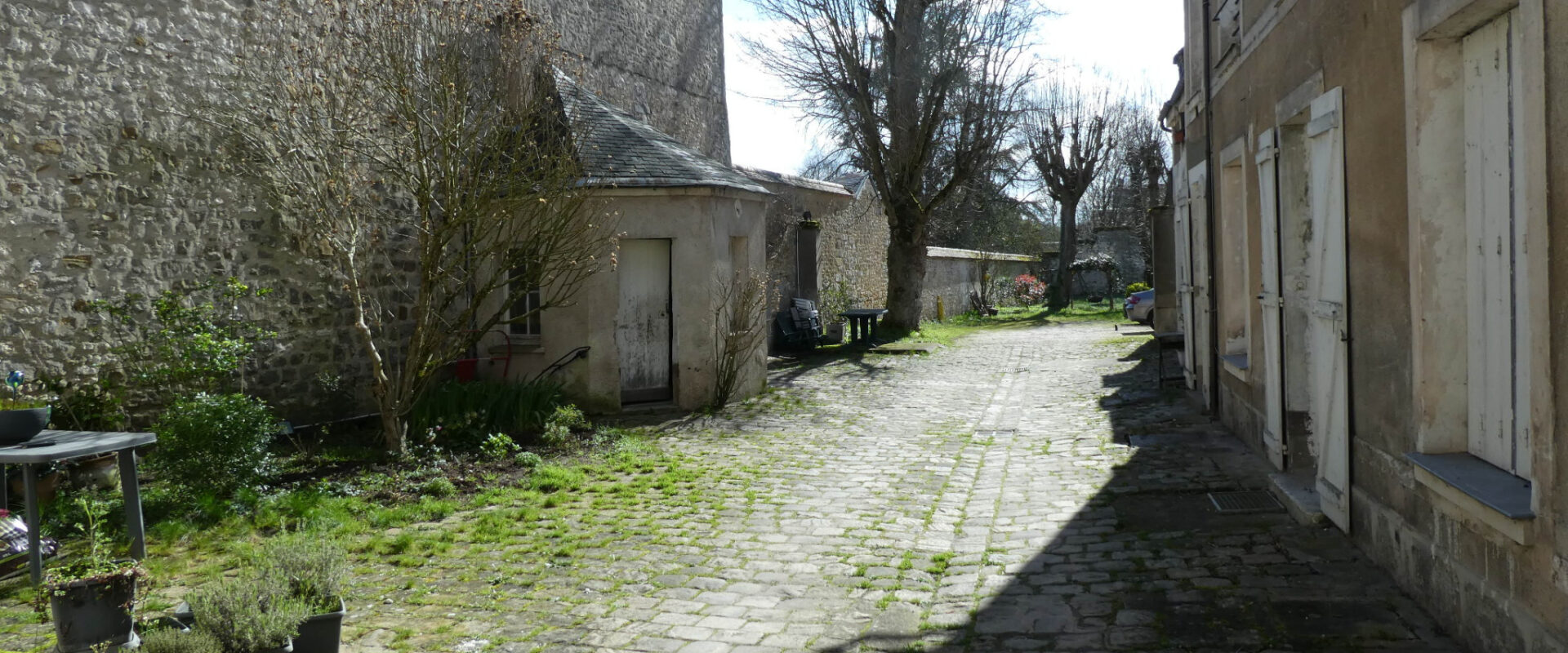 APPARTEMENT 2 PIÈCES 34 m2 avec stationnement