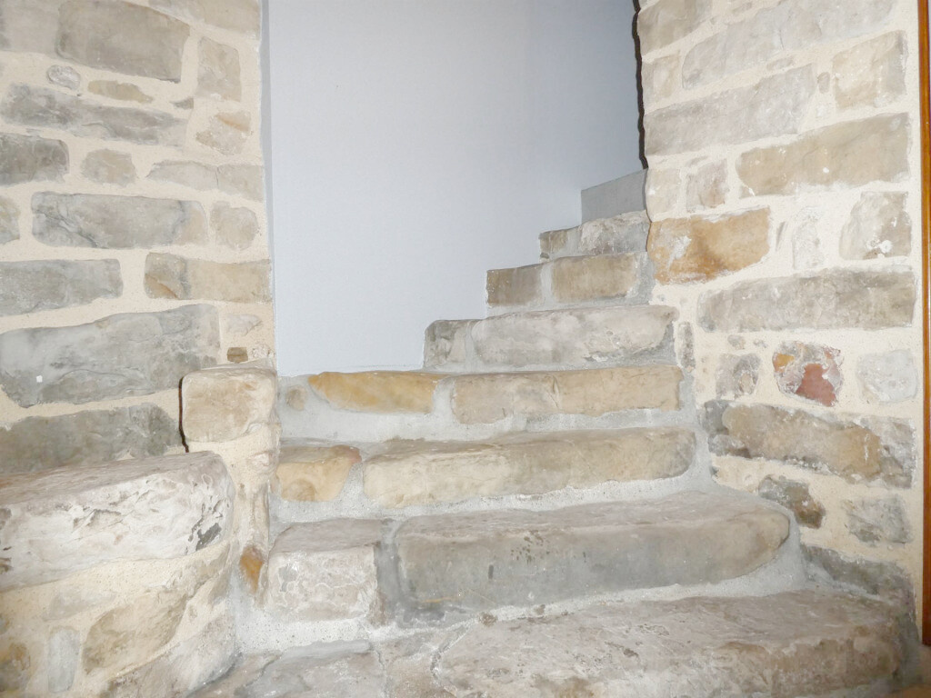 MAISON DE VILLE AVEC COURETTE