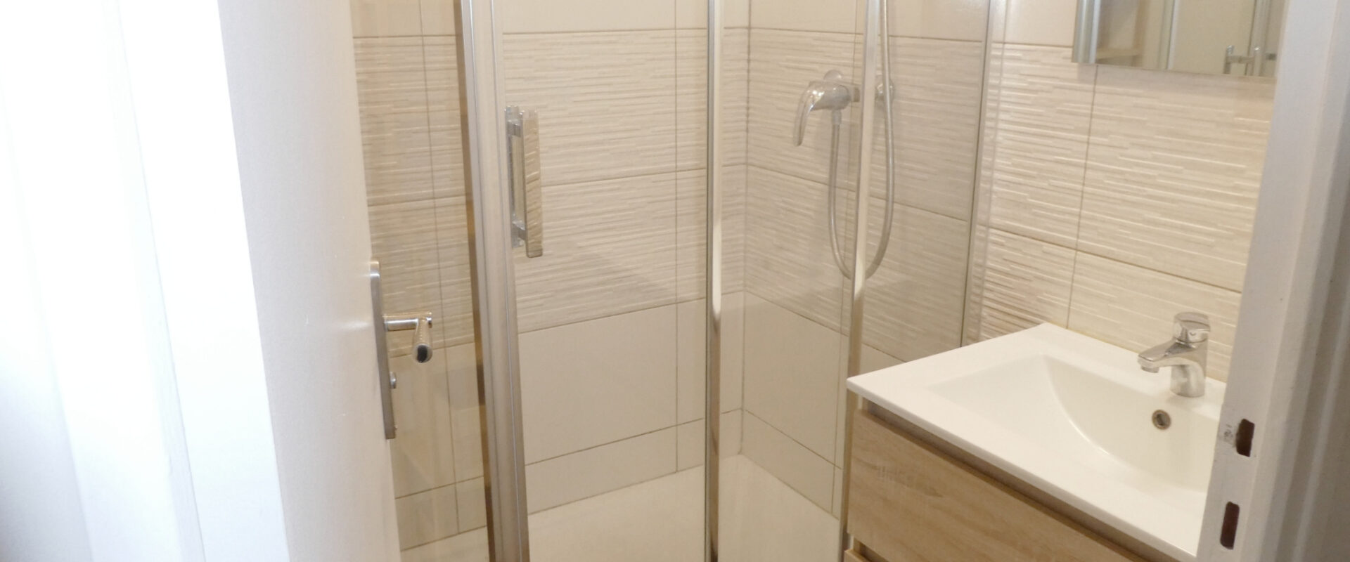 STUDIO MEUBLÉ 34 m2 EN R2SIDENCE