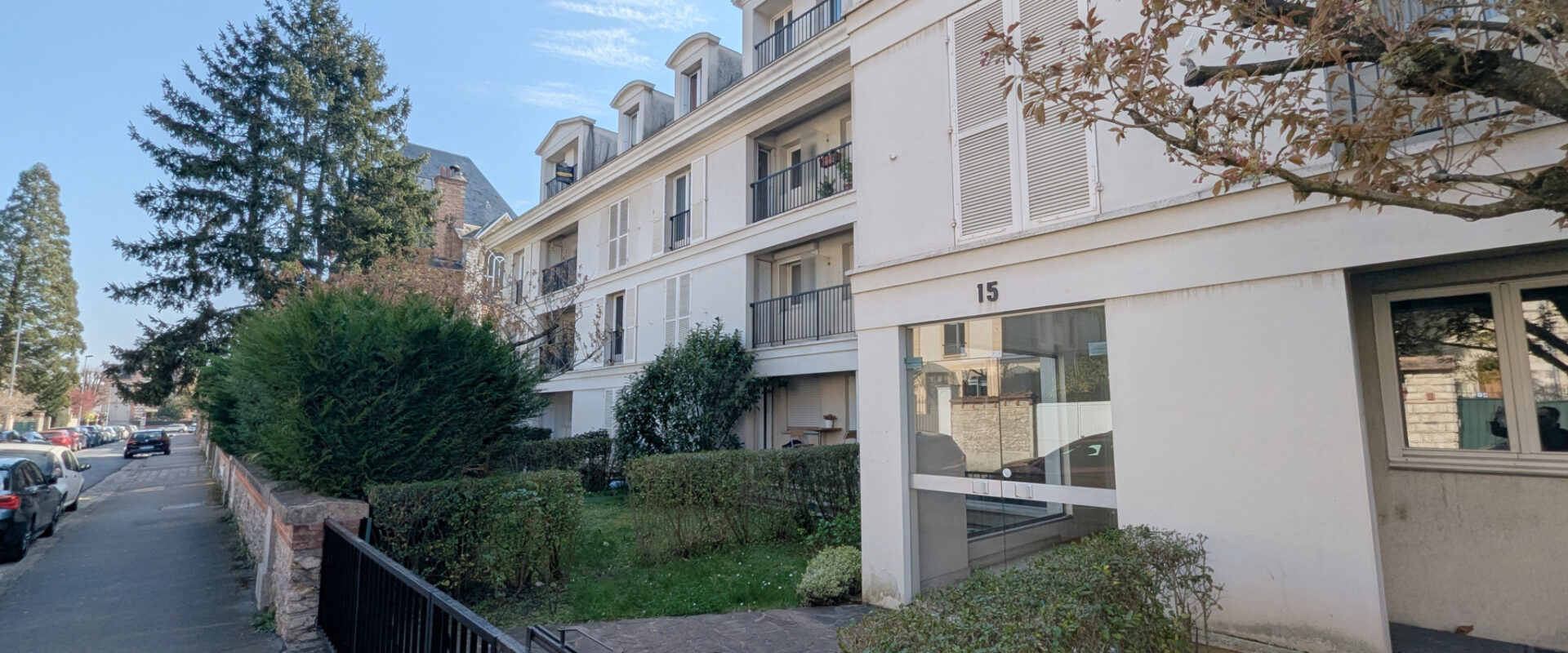 STUDIO EN RÉSIDENCE AVEC GARAGE