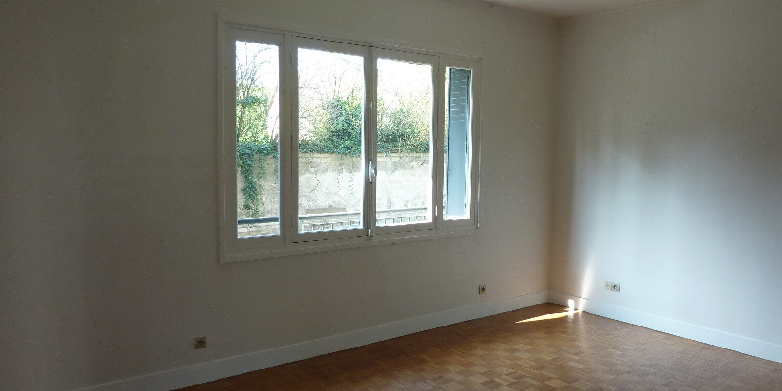Appartement 2 pièces 54 m2 avec terrasse et parking