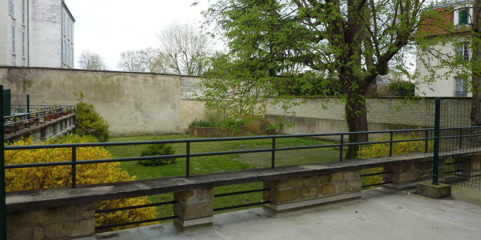 Appartement 2 pièces 54 m2 avec terrasse et parking