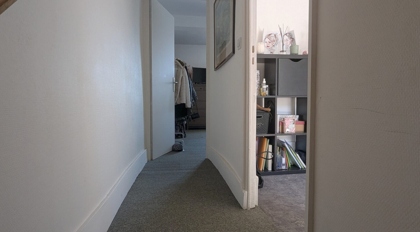 Pour investisseur, immeuble de 5 logements + jardin