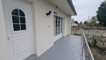 Maison entièrement rénovée   5 pièces   environ 90 m2   Terrain de 1 948 m2