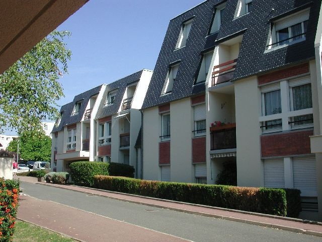 SOUS COMPROMIS !  Appartement 3 pièces avec balcon et parking, en résidence