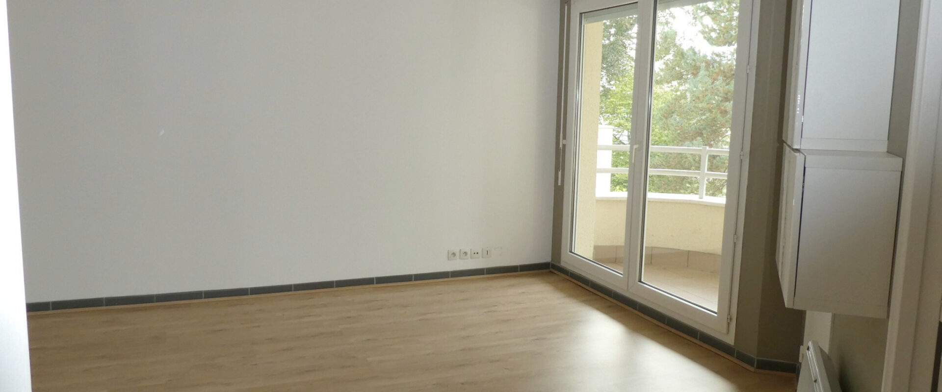 STUDIO 27 m2 en résidence, avec terrasse