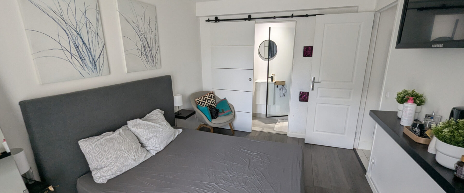 SOUS OFFRE. Dans un écrin en lisière de foret et quartier résidentiel.