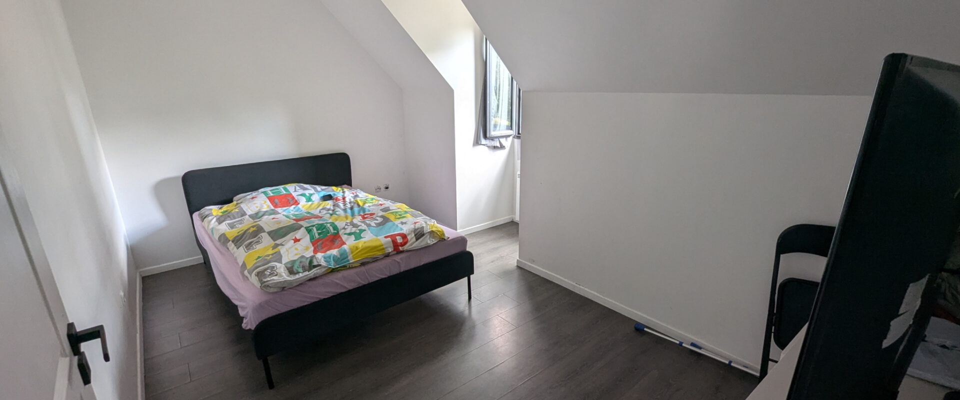 SOUS OFFRE. Dans un écrin en lisière de foret et quartier résidentiel.