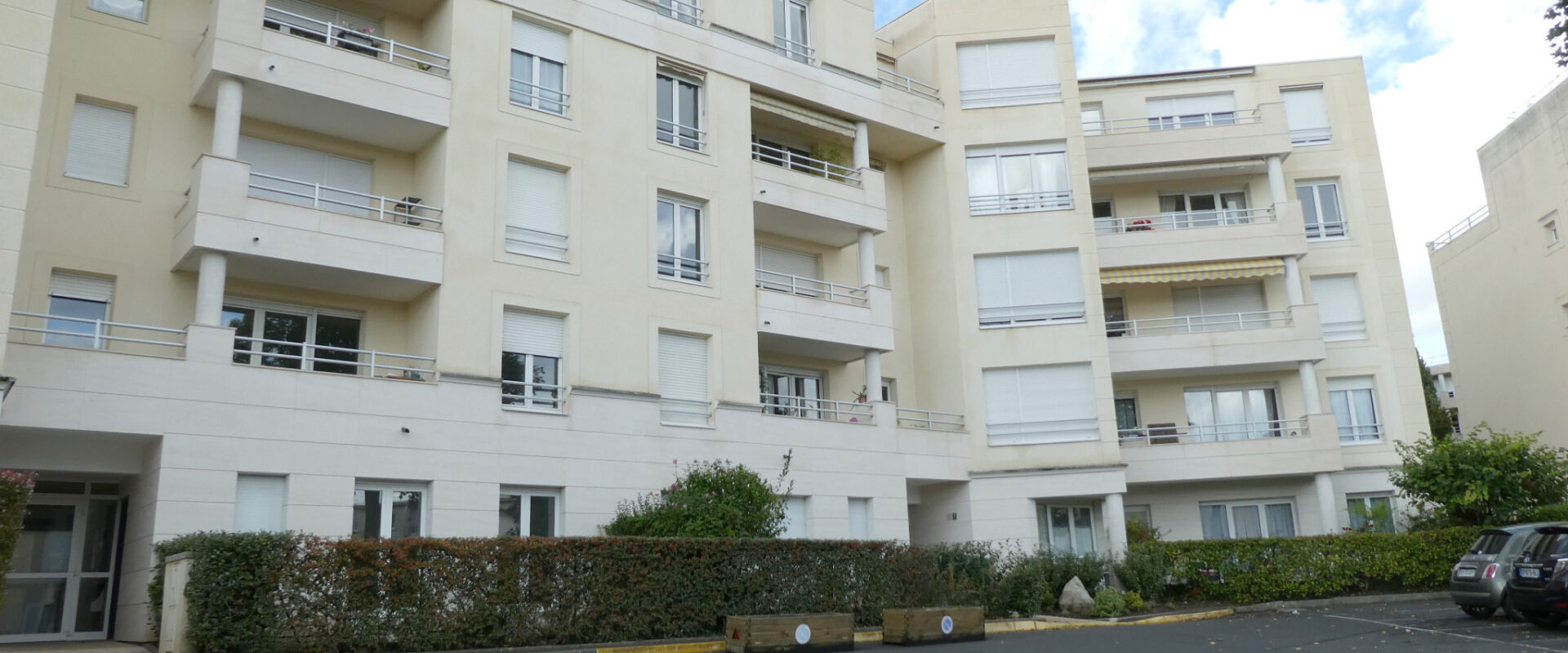 STUDIO 27 m2 en résidence, avec terrasse
